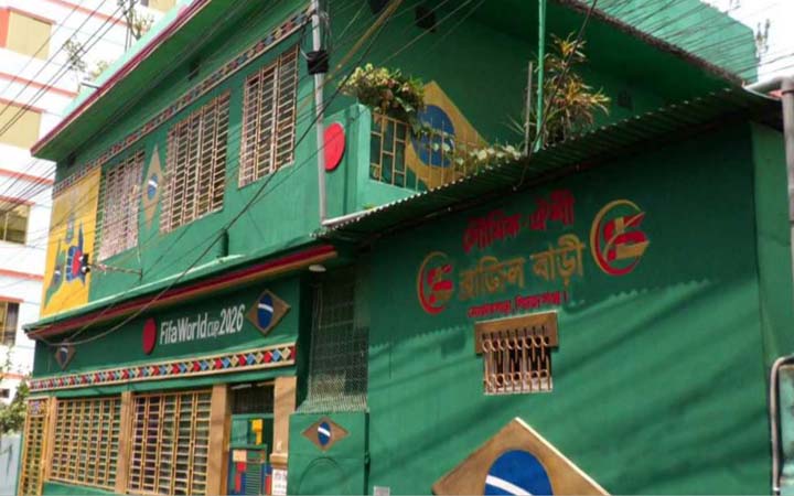 দর্শনার্থীদের আকর্ষণের কেন্দ্রবিন্দু সিরাজগঞ্জের ‘ব্রাজিল বাড়ি’
